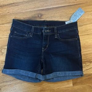*Women’s size 26 Jean shorts Levi Strauss & co. Smoke and pet free home like new